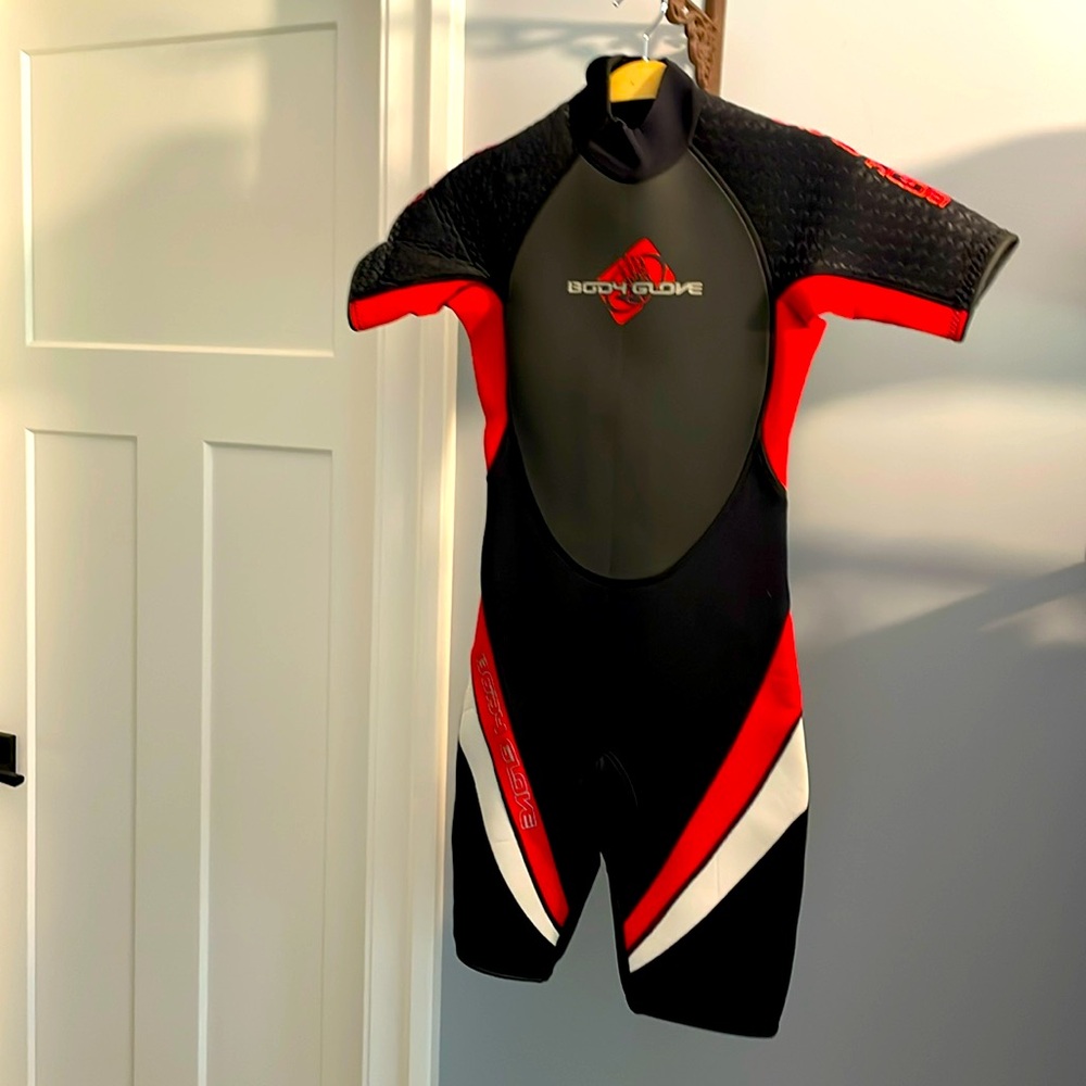 Wet suit